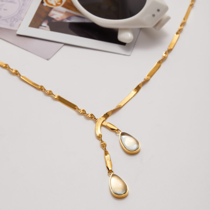Green Glass Drop Pendant Necklace Gold Plated - Image 4