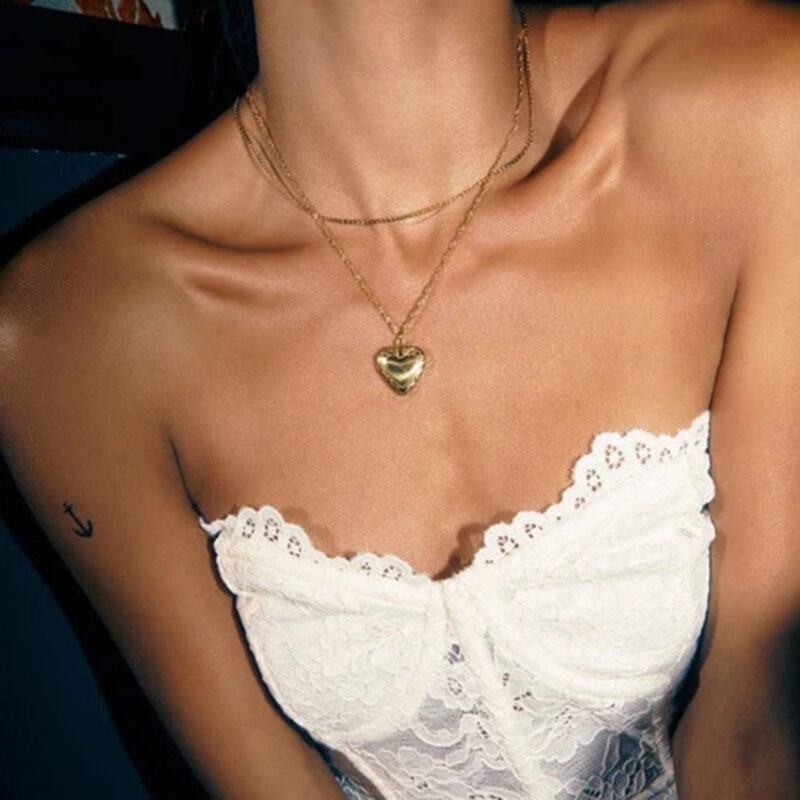18K Gold Locket Necklace with Heart Pattern - Image 2