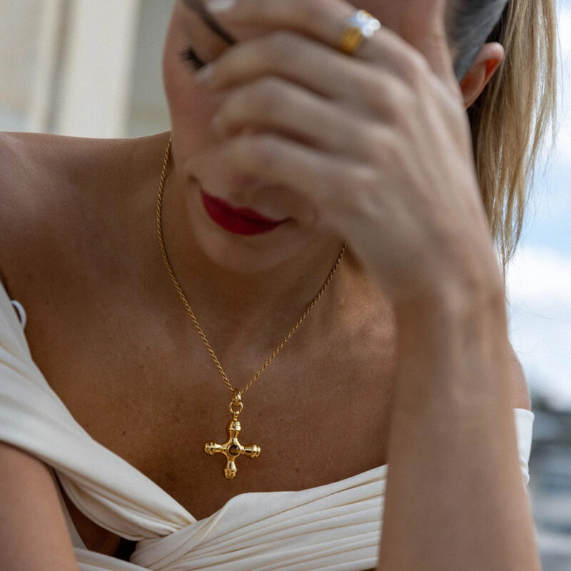 18K Gold Stainless Steel Necklace with Agate Cross Penda - Image 4