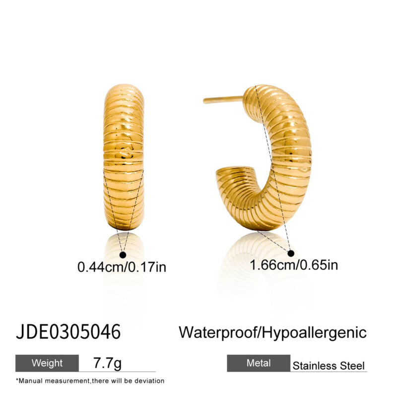Textured Ribbed C Hoop Earrings 14K Gold - Image 4