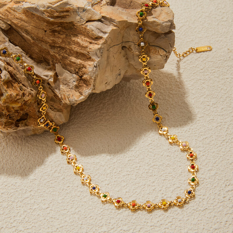 Minimalist Enamel Flower Necklace for Women - Image 5